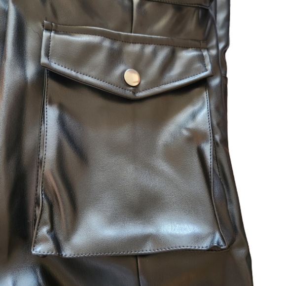 BUTTER SOFT ☆ MIDNITE BLACK ☆ FAUX LEATHER CARGO PANTS ☆ 2x ☆ NWT - Picture 7 of 12